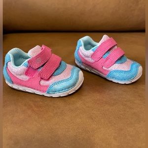 Stride Rite Mason Sneaker 3.5 W